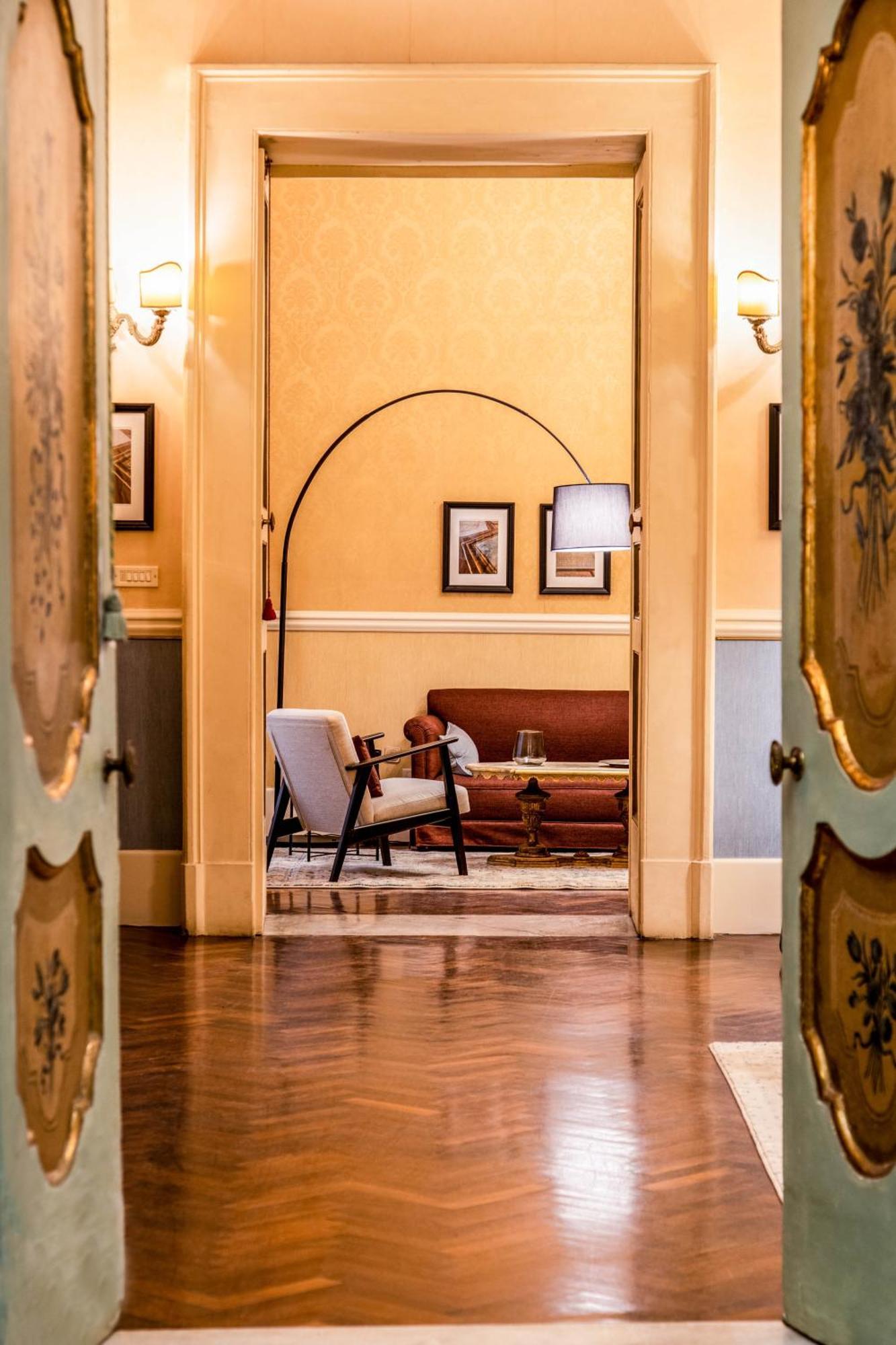 Arthouse Lady Marys Tribunali Luxury Suite ナポリ エクステリア 写真